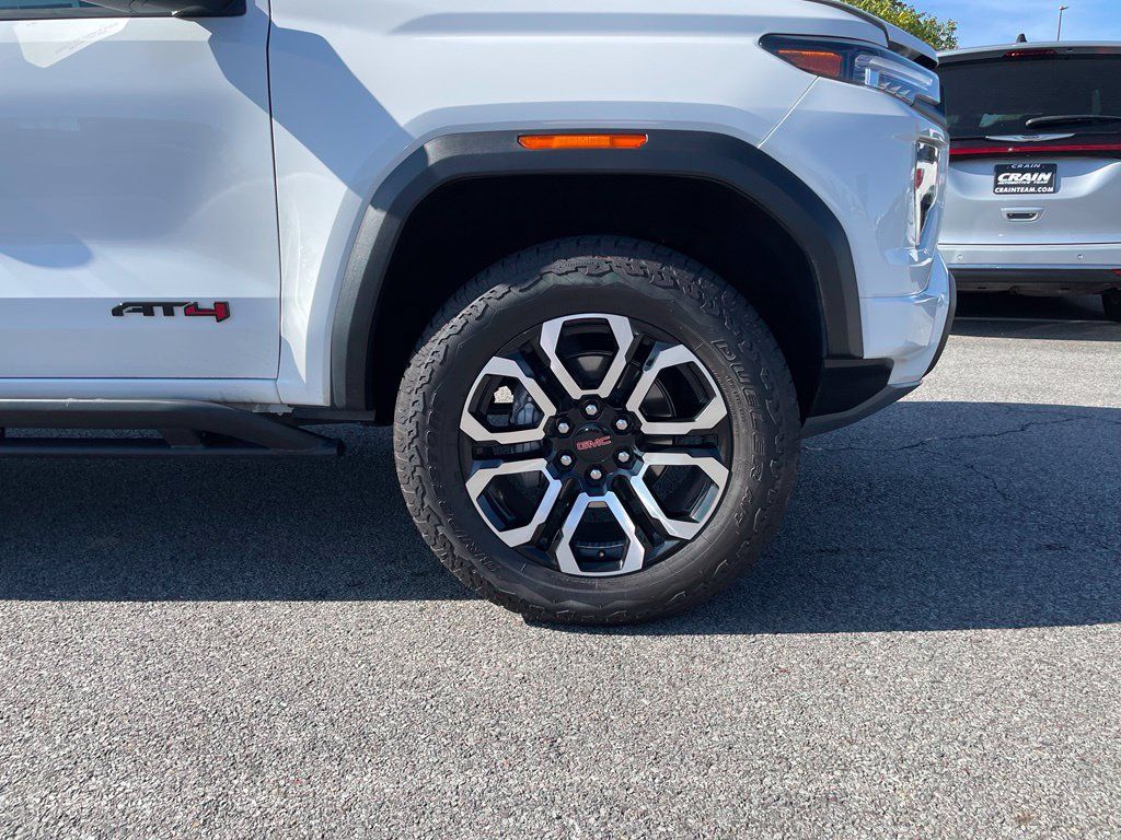 Used 2025 GMC Canyon AT4 w/ Nightfall Edition AWD/4WD image 31