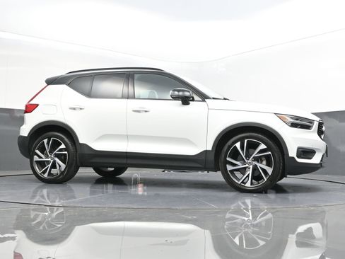 Used 2022 Volvo XC40 T5 R-Design image 60
