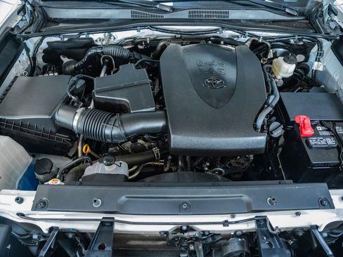 Used 2020 Toyota Tacoma SR5 image 22