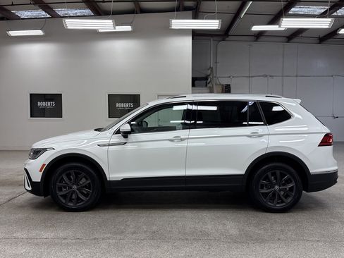 Used 2024 Volkswagen Tiguan SE image 18