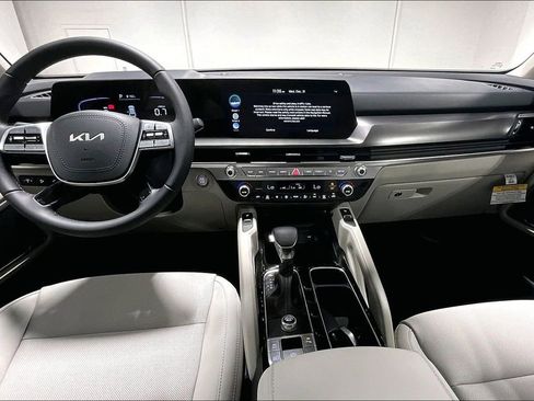 New 2025 Kia Telluride S image 9