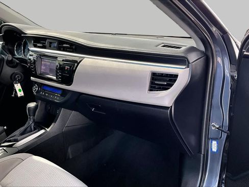 Used 2016 Toyota Corolla LE FWD image 19