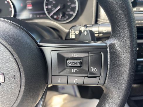 Used 2024 Nissan Rogue S AWD/4WD image 17