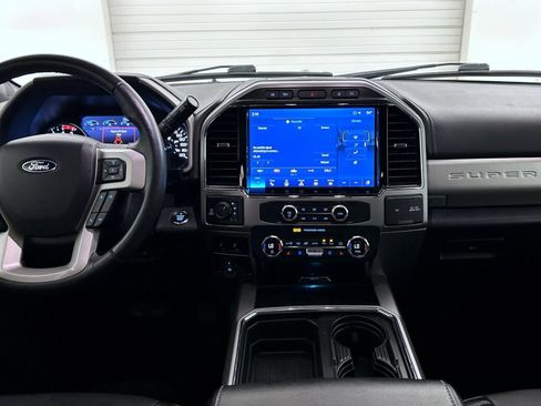 Used 2022 Ford F250 Lariat w/ Lariat Ultimate Package AWD/4WD image 12
