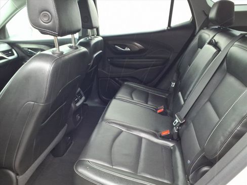 Used 2024 GMC Terrain SLT image 26