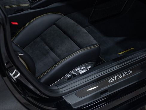 Used 2019 Porsche 911 GT3 RS RWD image 32