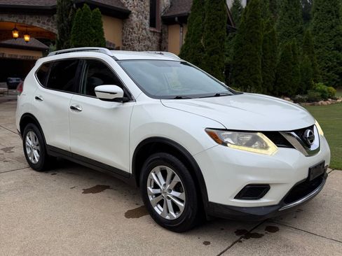 Used 2016 Nissan Rogue SV AWD/4WD image 4