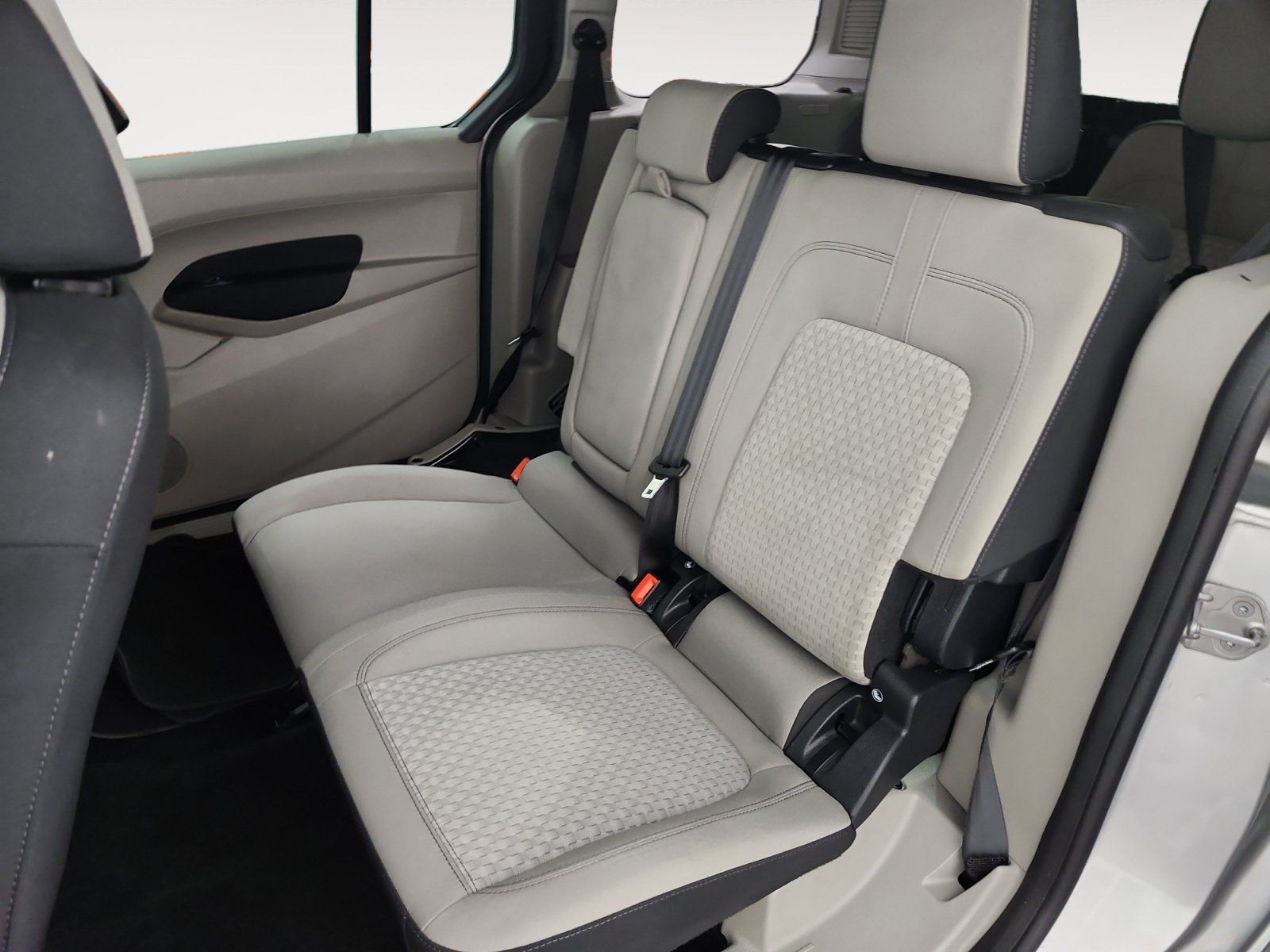 Used 2022 Ford Transit Connect XLT FWD image 13