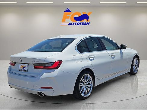 Used 2023 BMW 330i Sedan w/ Premium Package RWD image 4