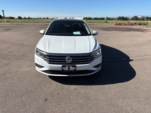 Used 2021 Volkswagen Jetta SEL Premium FWD image 2