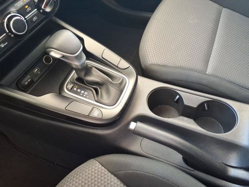 Used 2025 Kia Soul LX w/ LX Technology Package FWD image 13