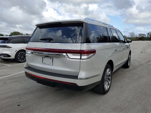 Certified 2022 Lincoln Navigator L Reserve image 4