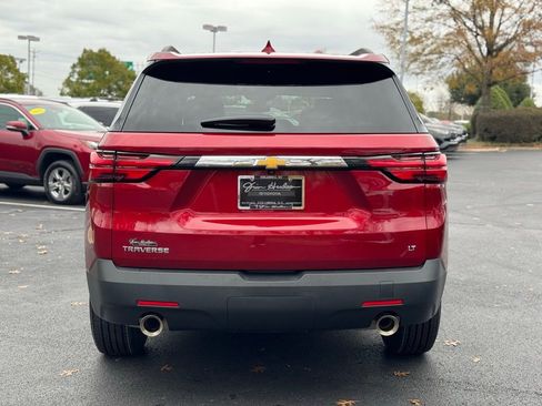 Used 2023 Chevrolet Traverse LT image 11