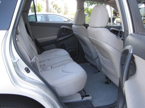 Used 2011 Toyota RAV4 2WD w/ Upgrade Value Pkg image 26