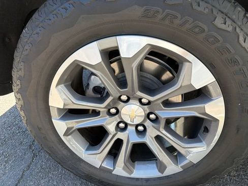 Used 2024 Chevrolet Silverado 1500 High Country AWD/4WD image 6