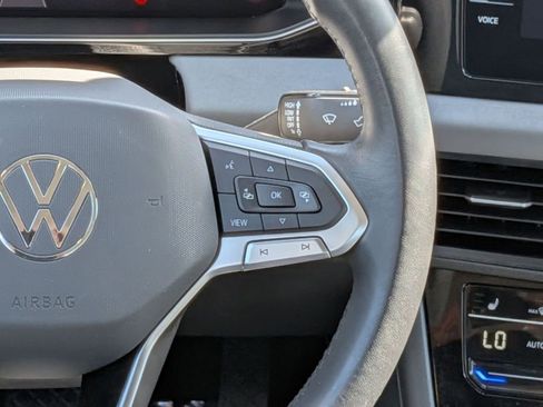 Used 2025 Volkswagen Jetta SE image 27