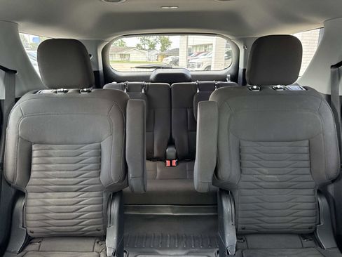 Used 2021 Ford Explorer XLT RWD image 9