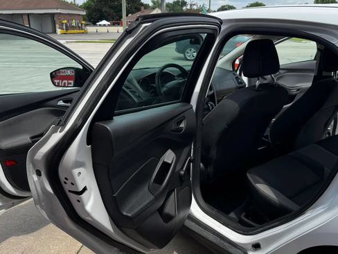 Used 2014 Ford Focus S FWD image 21