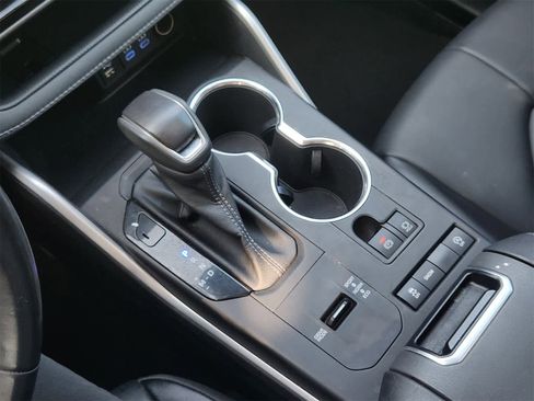 Used 2022 Toyota Highlander XLE image 20