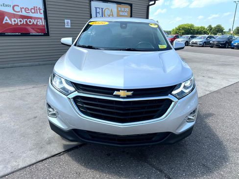 Used 2020 Chevrolet Equinox LT w/ Driver Convenience Package image 2