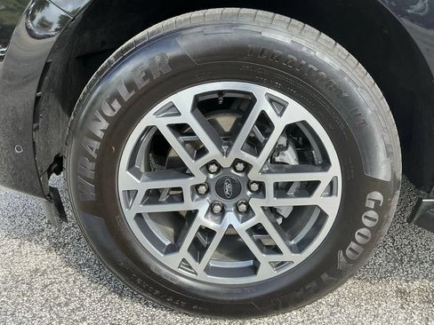 Used 2025 Ford Expedition Max Active RWD image 44