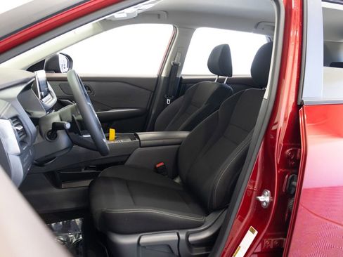 Used 2023 Nissan Rogue S image 18