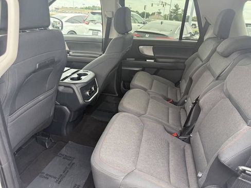 Used 2025 Ford Expedition Active RWD image 15