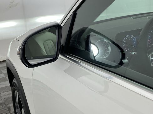 Used 2025 Mercedes-Benz GLB 250 4MATIC image 21