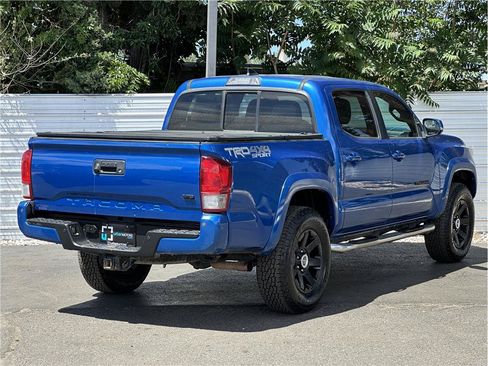 Used 2016 Toyota Tacoma TRD Sport w/ Premium & Technology Package AWD/4WD image 10