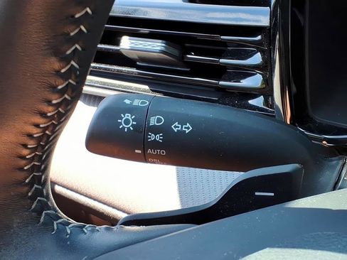 Certified 2025 Toyota Camry SE w/ Convenience Package image 21