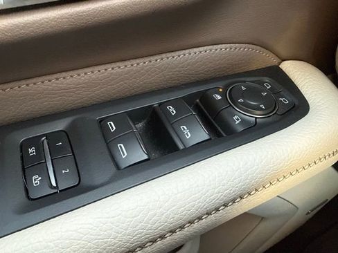 Used 2022 GMC Yukon Denali image 24