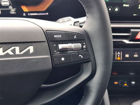 Certified 2026 Kia Sportage EX w/ EX Panorama Roof Package image 27