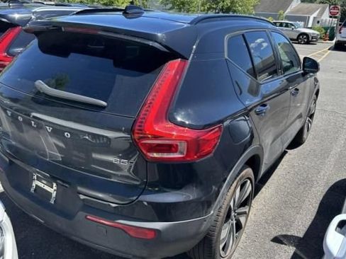 Used 2024 Volvo XC40 B5 Plus w/ Protection Package Premier AWD/4WD image 4