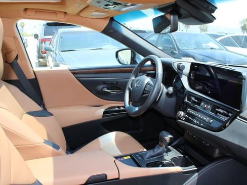 Certified 2025 Lexus ES 300h w/ Premium Package FWD image 5