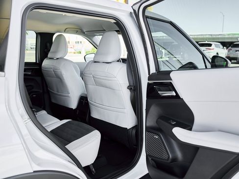 New 2026 Mitsubishi Outlander SE image 15