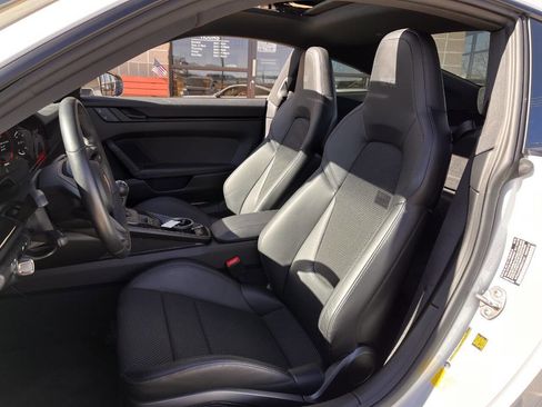 Used 2024 Porsche 911 Carrera T image 9