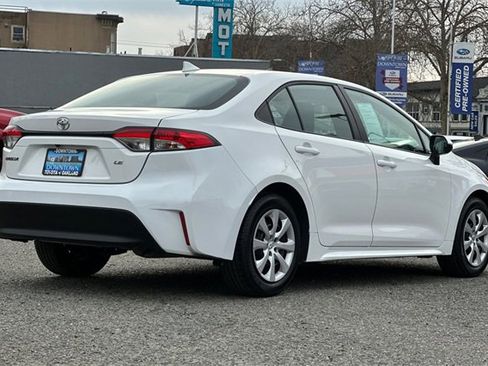 Used 2024 Toyota Corolla LE image 4
