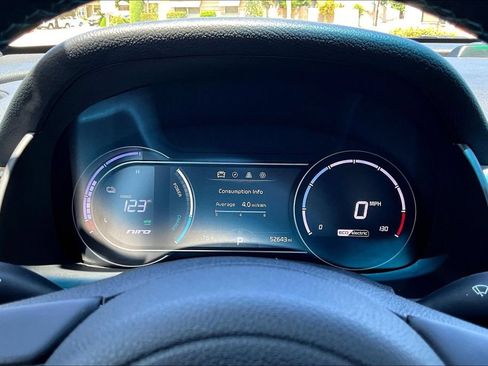 Used 2019 Kia Niro EX Premium FWD image 12