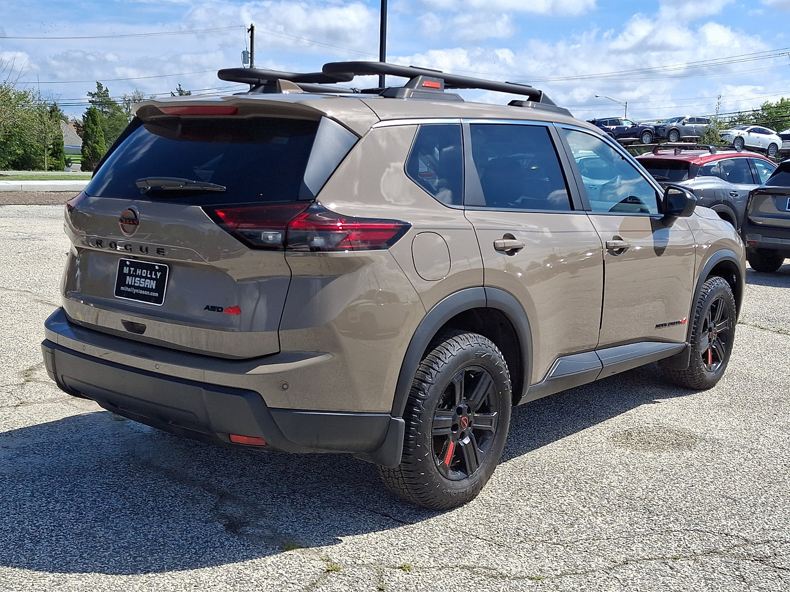 Certified 2025 Nissan Rogue SV AWD/4WD image 7