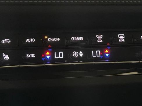 Used 2022 Buick Envision Preferred FWD image 19