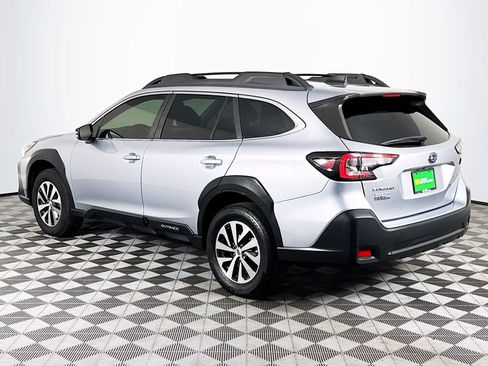 Used 2024 Subaru Outback Premium AWD/4WD image 6