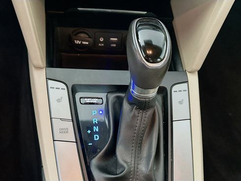 Used 2017 Hyundai Elantra Value Edition FWD image 25