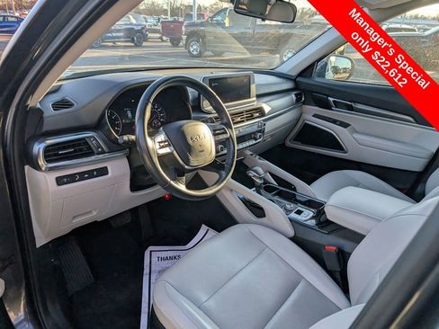 Used 2022 Kia Telluride S image 12