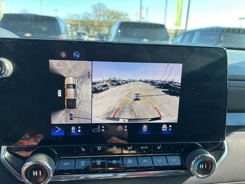 Used 2024 Chevrolet Colorado Z71 w/ Z71 Convenience Package 2 image 22