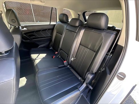Certified 2024 Volkswagen Tiguan SE image 25