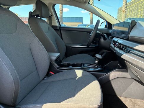 Used 2025 Kia K4 LXS image 35