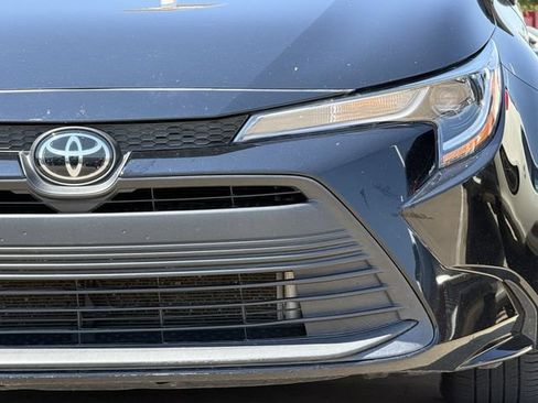 Used 2025 Toyota Corolla LE FWD image 9