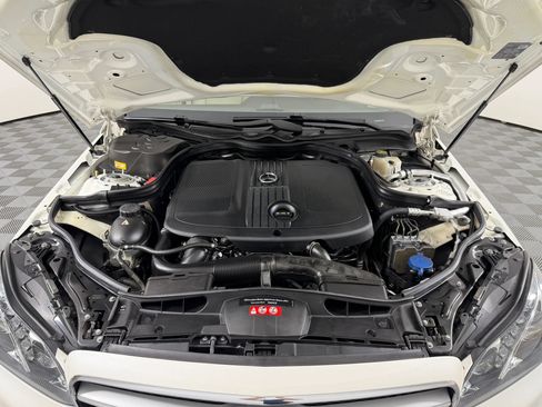 Used 2014 Mercedes-Benz E 250 BlueTEC 4MATIC Sedan image 17