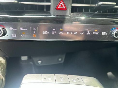 Used 2024 Kia EV6 Light AWD/4WD image 15