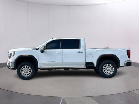 Used 2024 GMC Sierra 2500 SLT AWD/4WD image 2